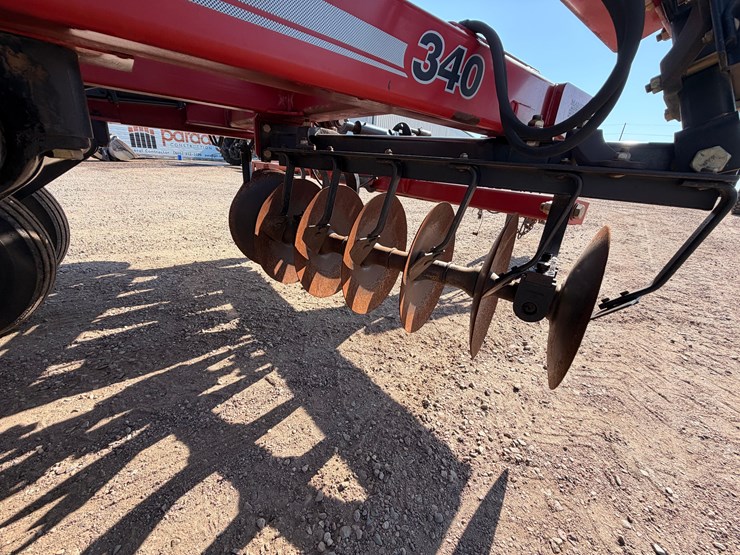 case-ih-340-image-17