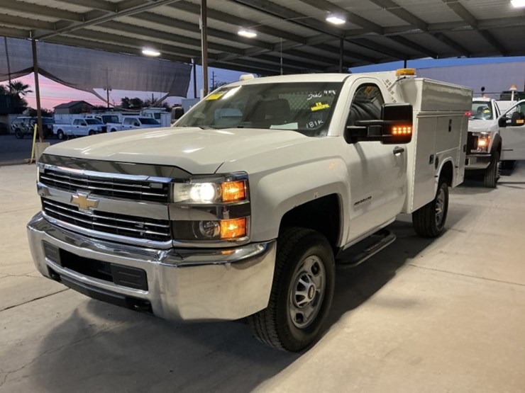 2016-chevrolet-silverado-2500hd-image-4