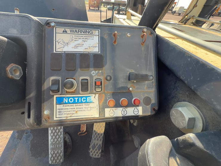 2005-ingersoll-rand-vr843c-telehandler-image-22