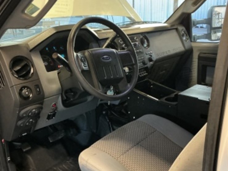 2016-ford-f550-image-24