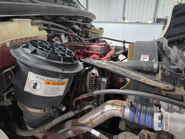 2017-freightliner-business-class-m2-106-image-20