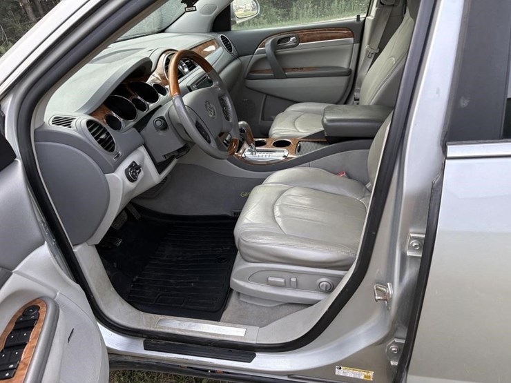 2010-buick-enclave-cxl-image-9