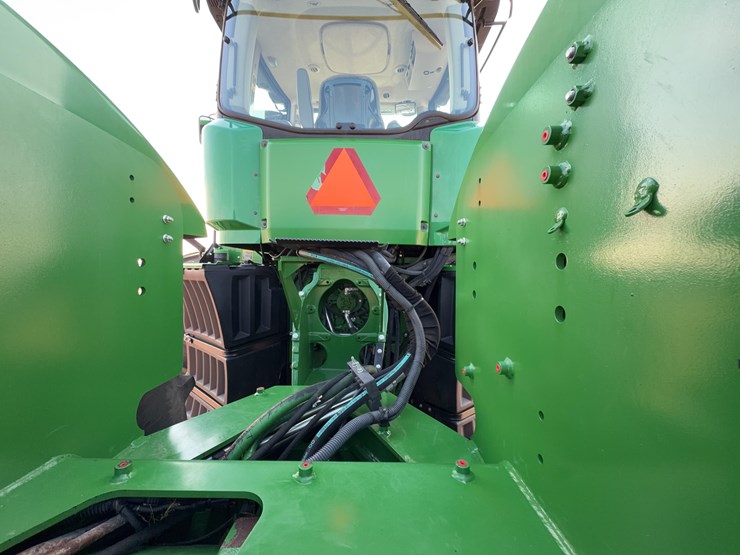 2014-john-deere-9510r-image-35