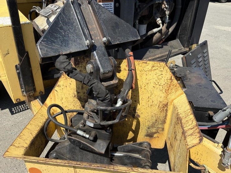 2010-john-deere-20-image-12