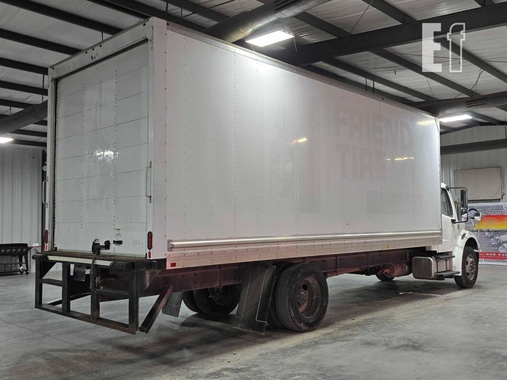 2020-freightliner-business-class-m2-106-image-3