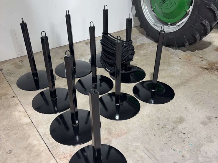 10-steel-stand-rope-barriers,-28''-tall-image-1
