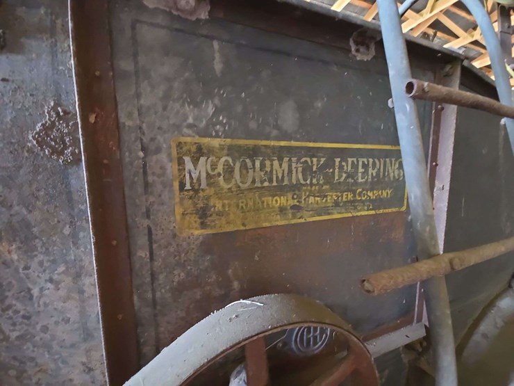 mccormick-deering-threshing-machine-image-3