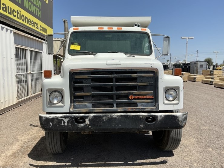 1988-international-1954-dump-truck-image-3