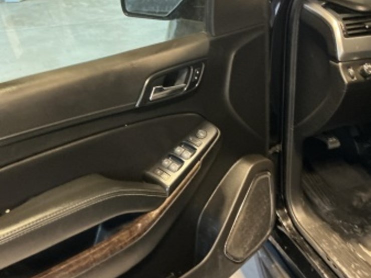 2019-chevrolet-tahoe-image-22