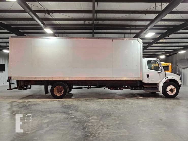 2017-freightliner-business-class-m2-106-image-6
