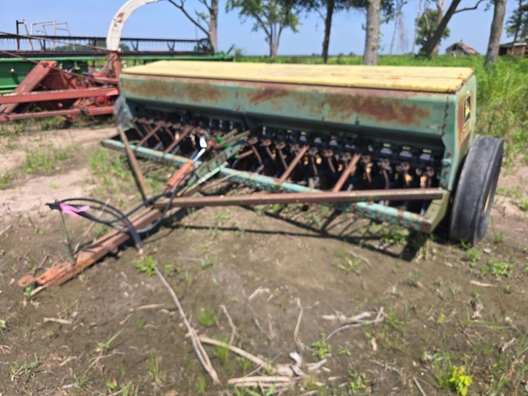 john-deere-8300-image-1