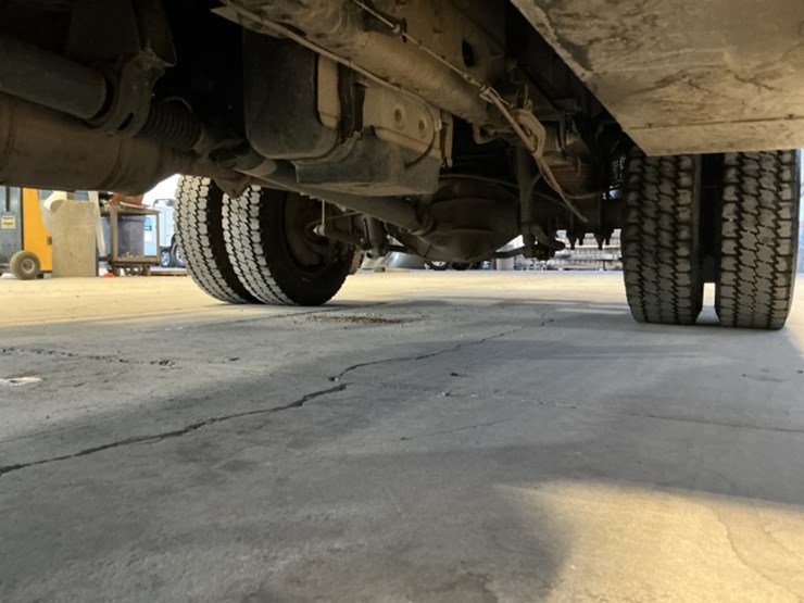 2019-ford-f550-image-26