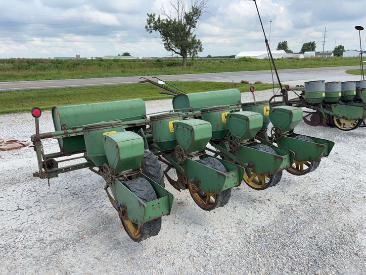 john-deere-1240-image-4