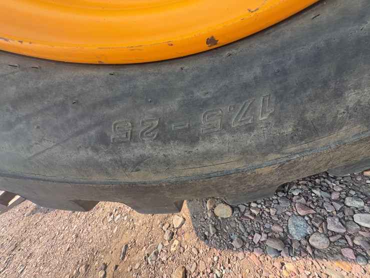 2011-jcb-510-56-image-16