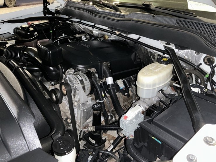 2016-chevrolet-silverado-2500hd-image-11