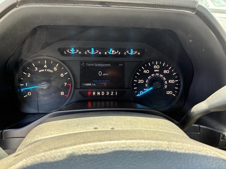 2016-ford-f150-xl-image-16