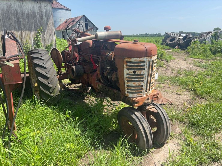 1967-farmall-450-narrow-front-parts-tractor,-s/n:-17690-image-2