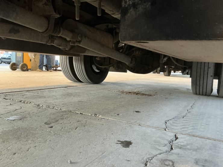 2004-ford-f450-image-25