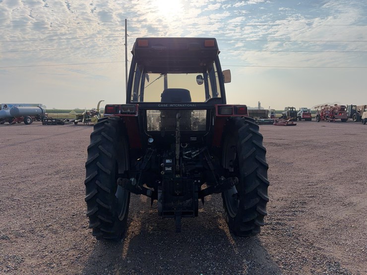 1995-case-5240-mfwd-tractor-with-loader-image-4