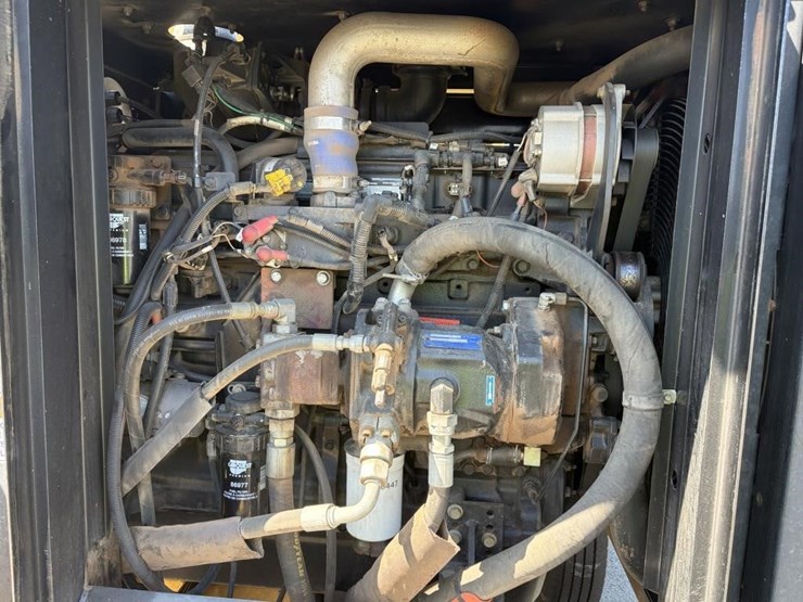 2010-john-deere-20-image-9