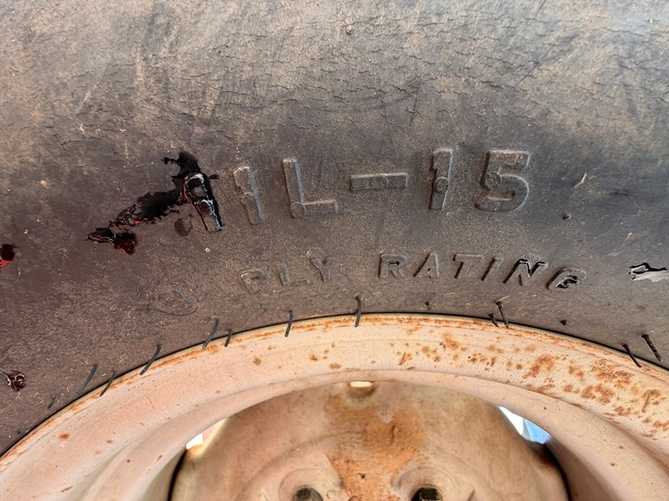 case-ih-340-image-24