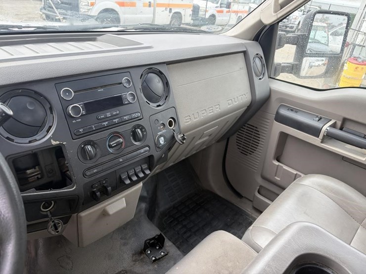 2009-ford-f550-xl-image-15