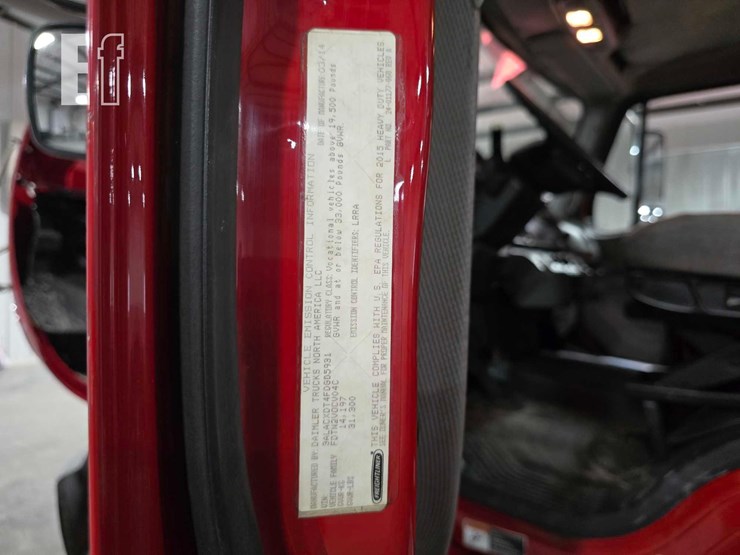2015-freightliner-business-class-m2-106-image-27