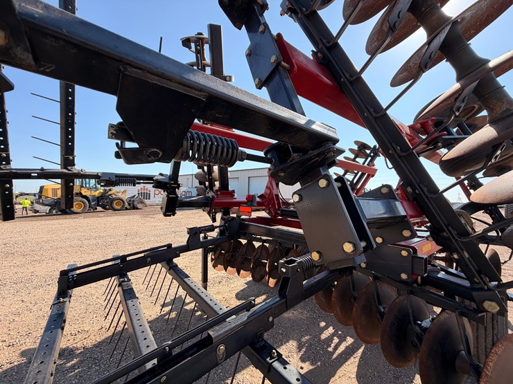 case-ih-340-image-28