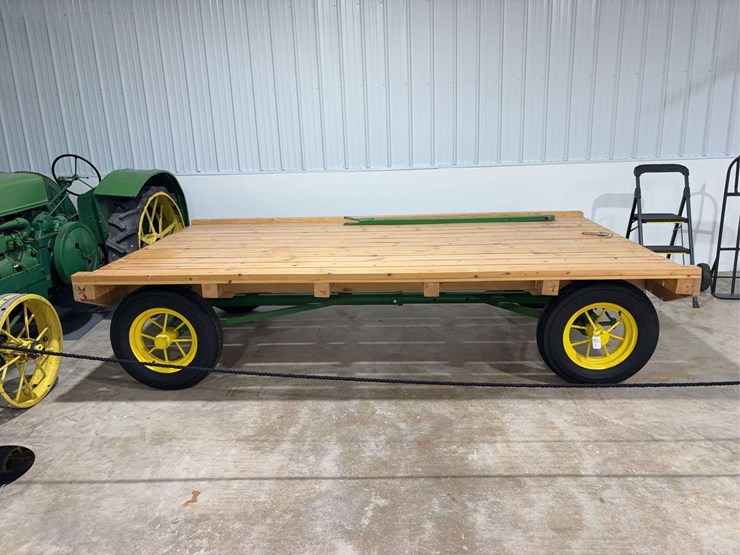 john-deere-parade-wagon-with-spoke-wheels-image-1