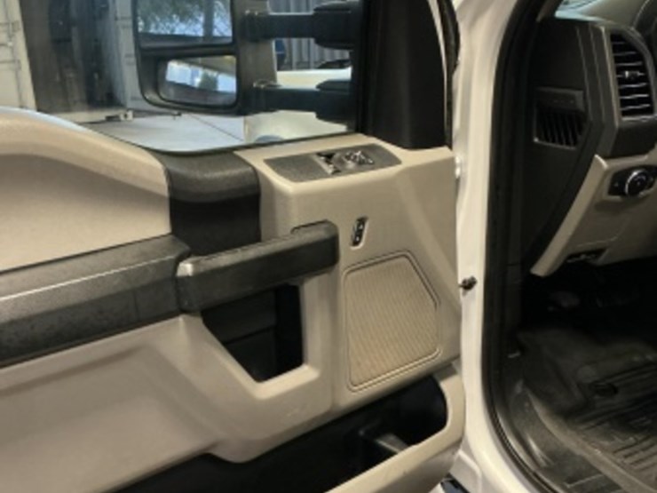 2019-ford-f550-image-24
