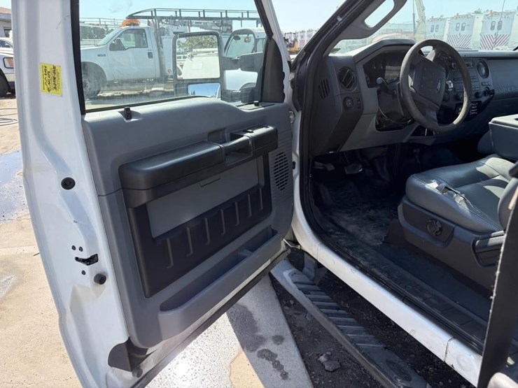 2011-ford-f250-image-15