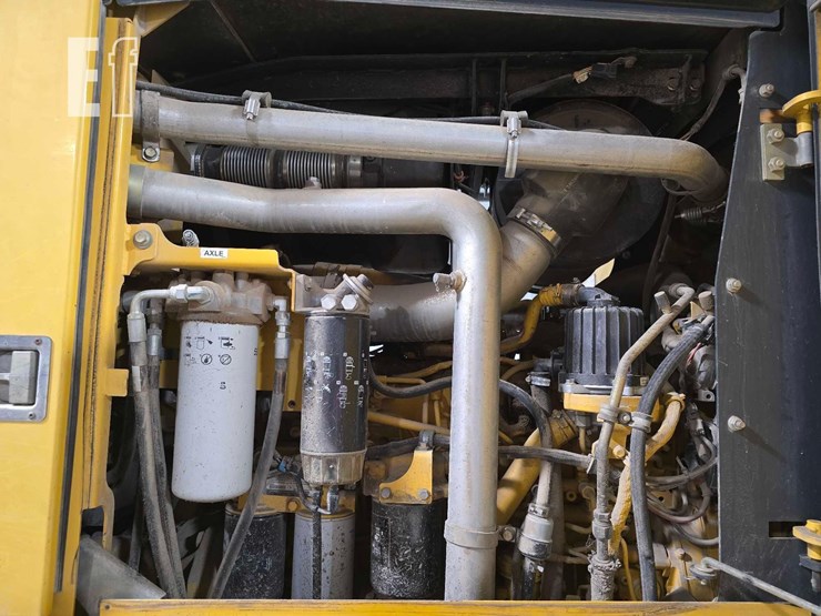 2011-deere-672g-image-28