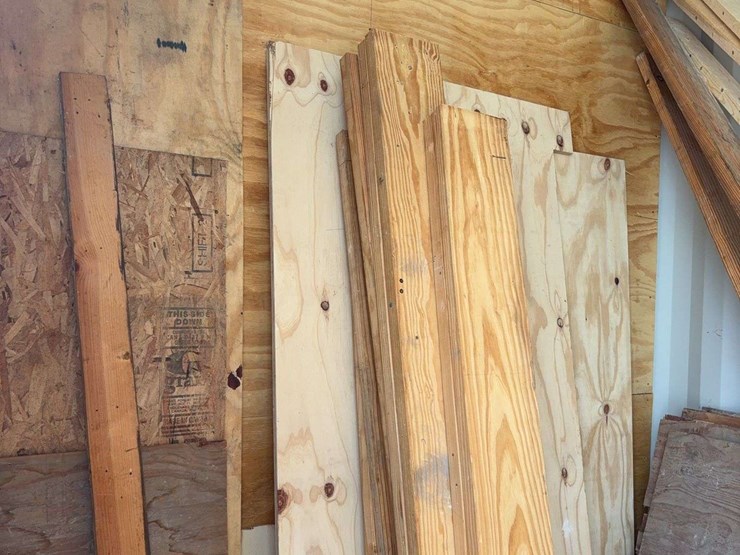 assortment-of-new-lumber,-2x4,2x8,-2x10,-plywood,-and-misc-lumber-image-6
