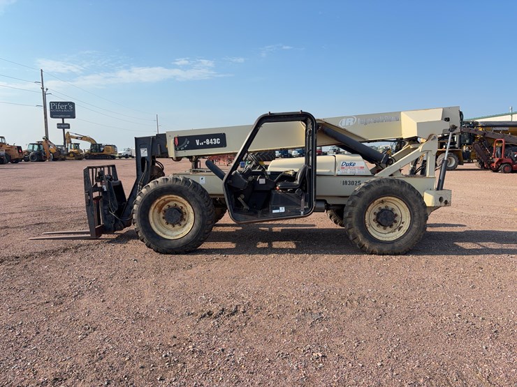 2005-ingersoll-rand-vr843c-telehandler-image-7