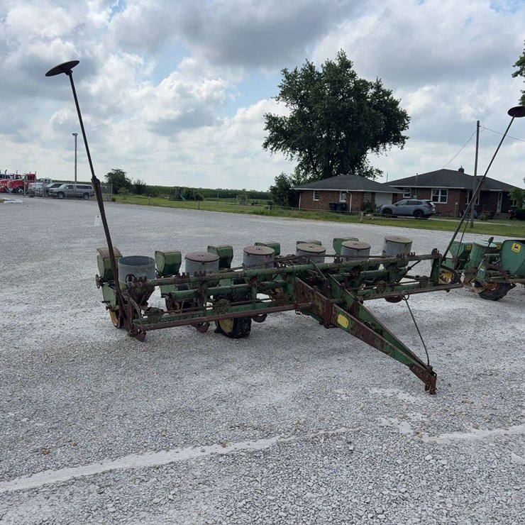 JOHN DEERE 694