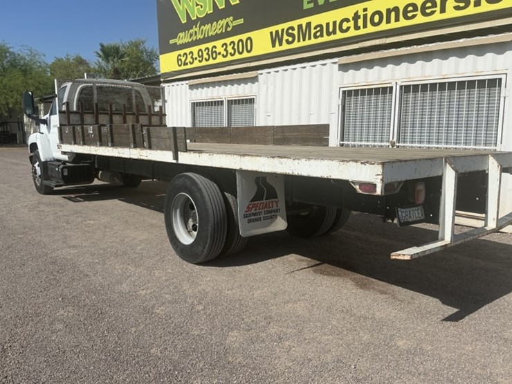 2004-chevrolet-c6500-f/b-image-7