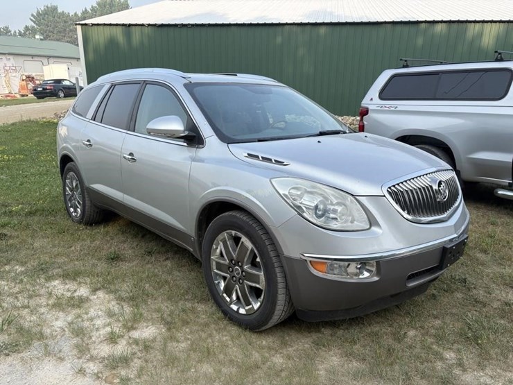 2010-buick-enclave-cxl-image-3