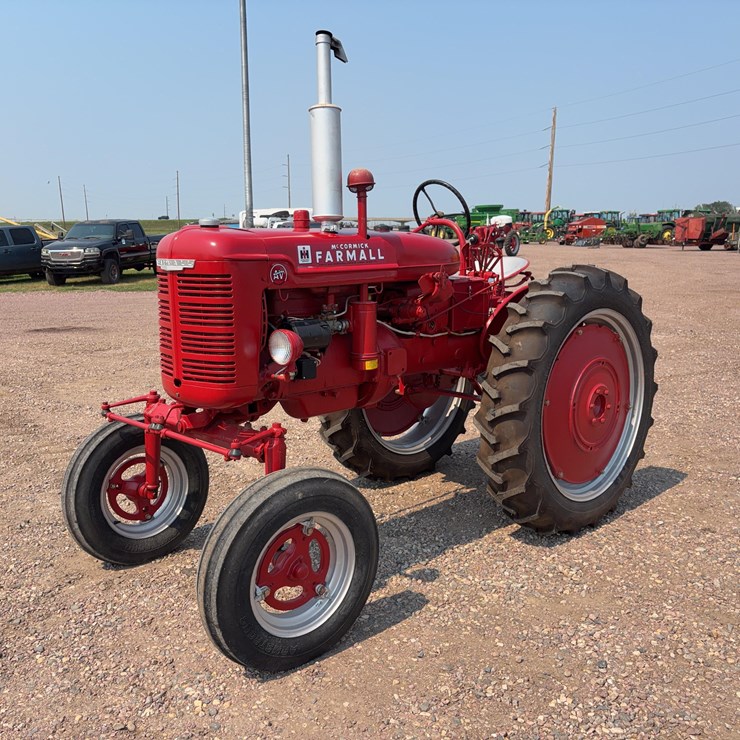 1952 Farmall Super AV Tractor