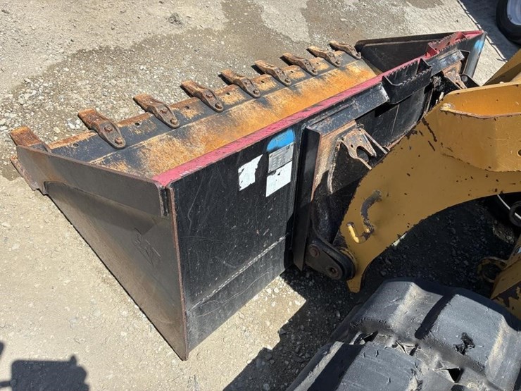 2020-caterpillar-289d3-image-8