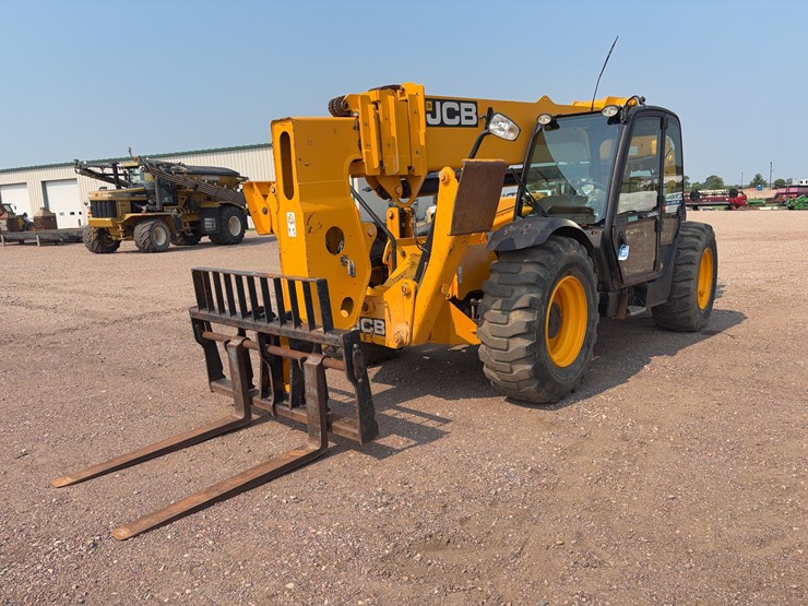 2011-jcb-510-56-image-1