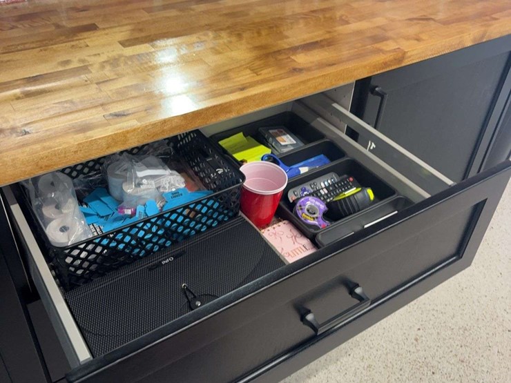 butcher-block-top-cabinet,-3-drawers,-2-cabinet,-25''-x-81''-x-36''-tall-image-8