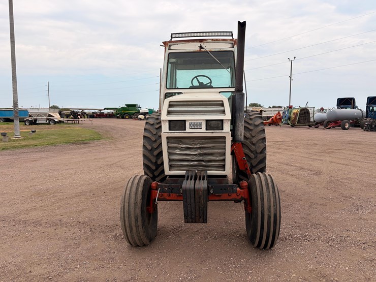 1978-case-2290-tractor-image-2