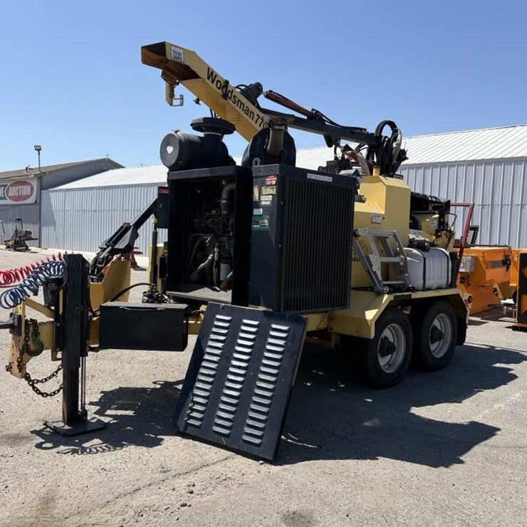 2010 JOHN DEERE 20