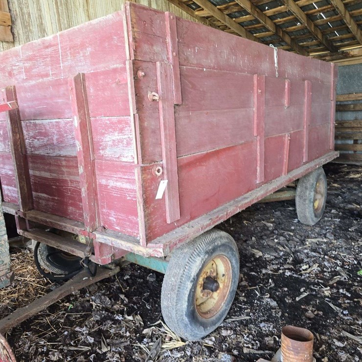 Wooden barge wagon on John Deere gear