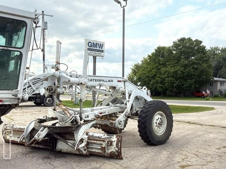 1987-caterpillar-130g-image-9