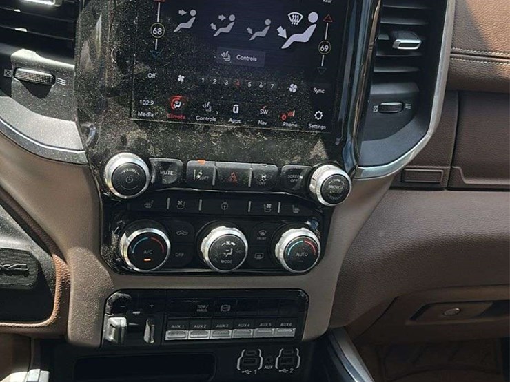 2021-dodge-3500-image-9