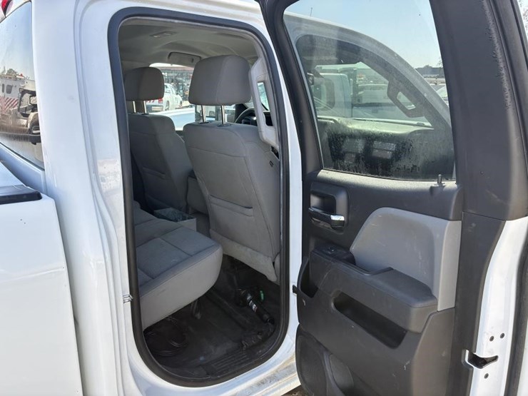2016-gmc-sierra-2500-image-11