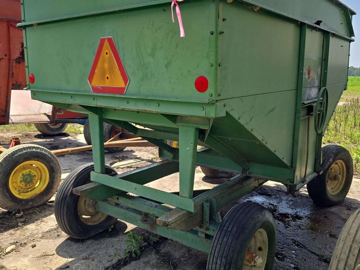 250-bu-gravity-wagon-on-jd-gear-image-4