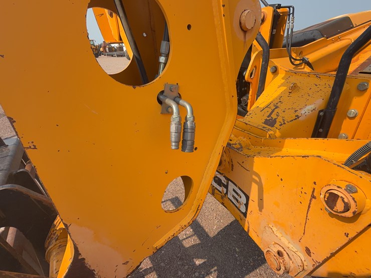 2011-jcb-510-56-image-10