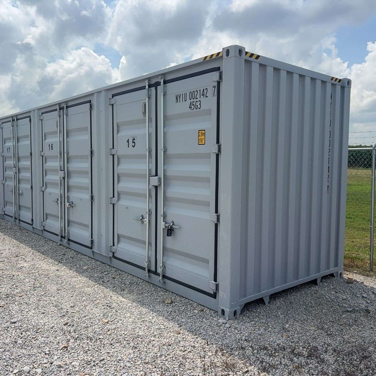 Like New 40ft Shipping Container, 4 Side Doors, 4 Compartments